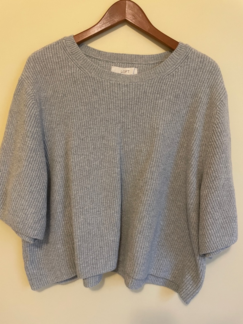 LOFT Cropped Gray Ribbed Short-Sleeve Knit Top